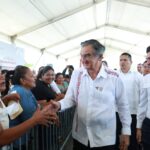 Inaugura Américo obra vial y entrega escrituras a familias matamorenses