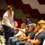 Entregó Carlos Peña Ortiz Becas a hijos de trabajadores sindicalizados